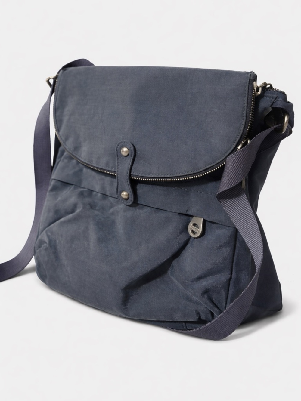 Baggallini Gray Nylon Flap Crossbody Bag Adjustable Strap Multi-Pocket Travel